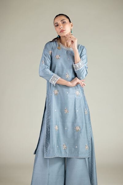 Embroidered | Raw Silk | Floral Round-Neck Kurta | AED 100.00