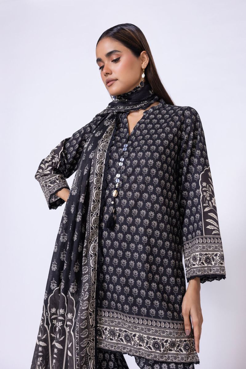 https://uae.khaadi.com/dw/image/v2/BJTG_PRD/on/demandware.static/-/Sites-khaadi-master-catalog/default/dw01d3ff28/images/hi-res/ees24565a_black_1.jpg?sw=800&sh=1200