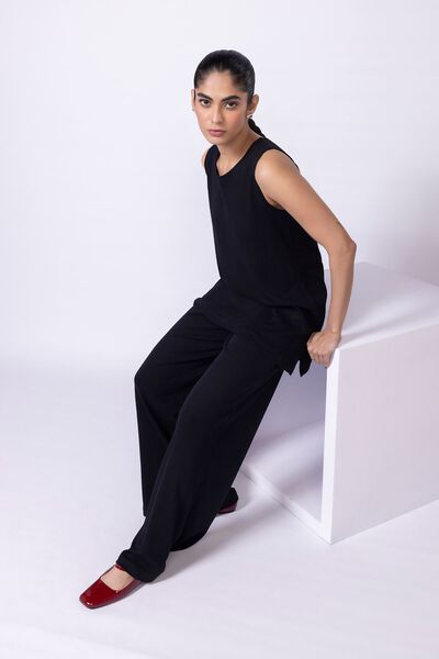 Dyed | Variegated Rib | T-shirt | AED 14.40