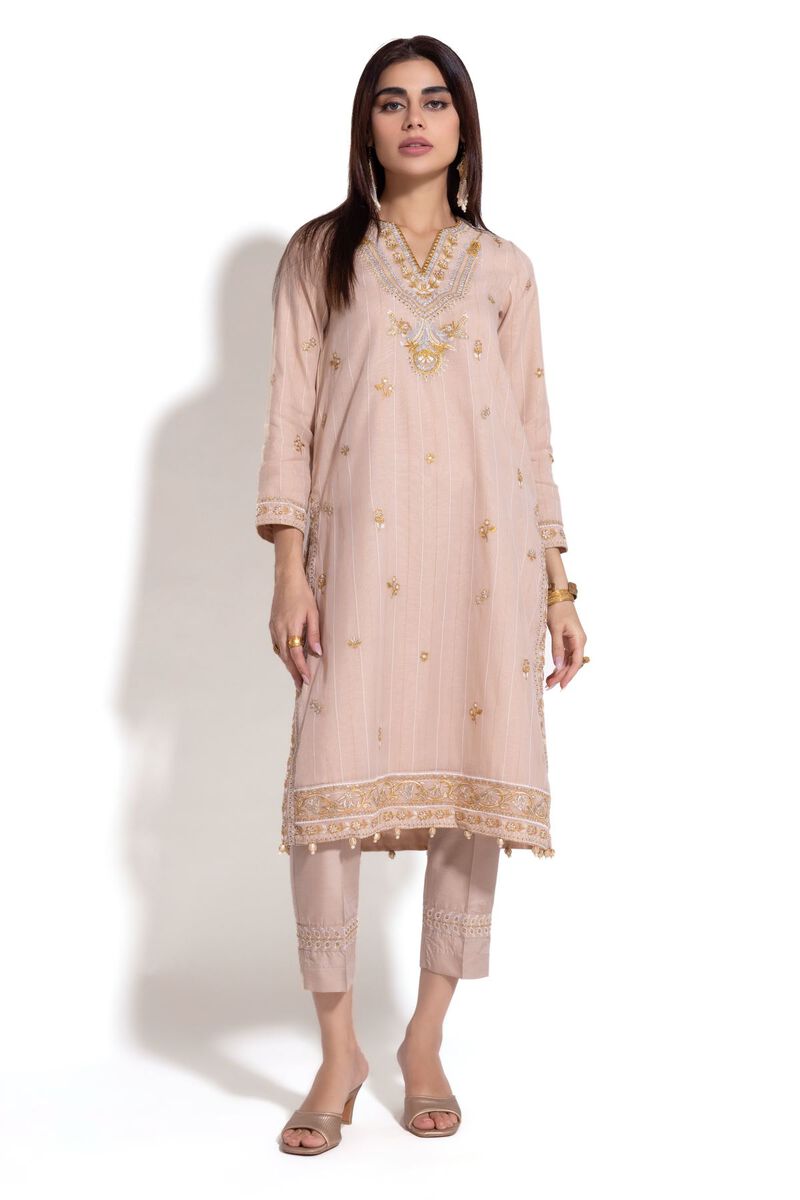 https://uae.khaadi.com/dw/image/v2/BJTG_PRD/on/demandware.static/-/Sites-khaadi-master-catalog/default/dw0899e6f9/images/hi-res/est24239_beige_1.jpg?sw=800&sh=1200