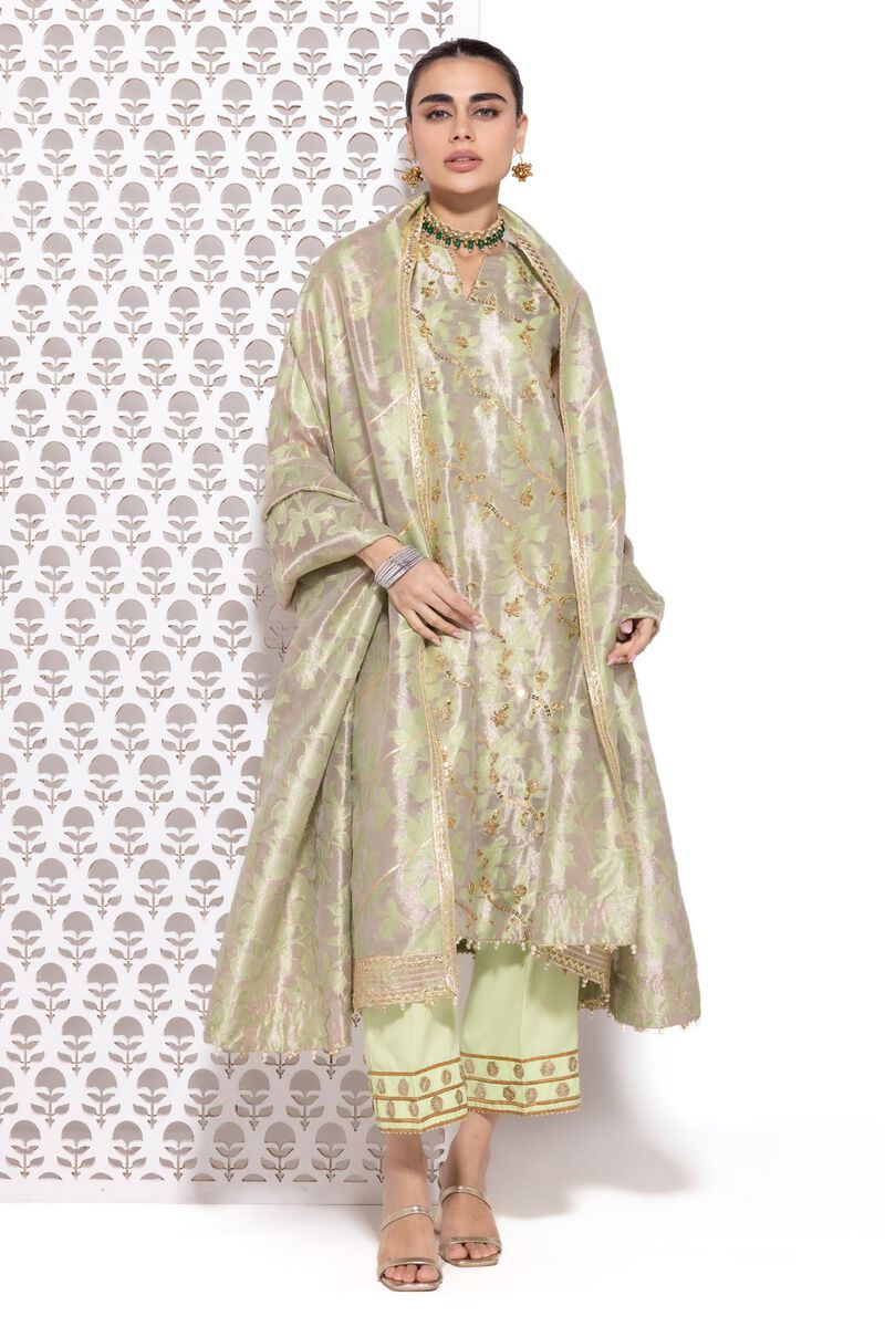 https://uae.khaadi.com/dw/image/v2/BJTG_PRD/on/demandware.static/-/Sites-khaadi-master-catalog/default/dw0a3246c8/images/hi-res/ess24164_green_1.jpg?sw=800&sh=1200