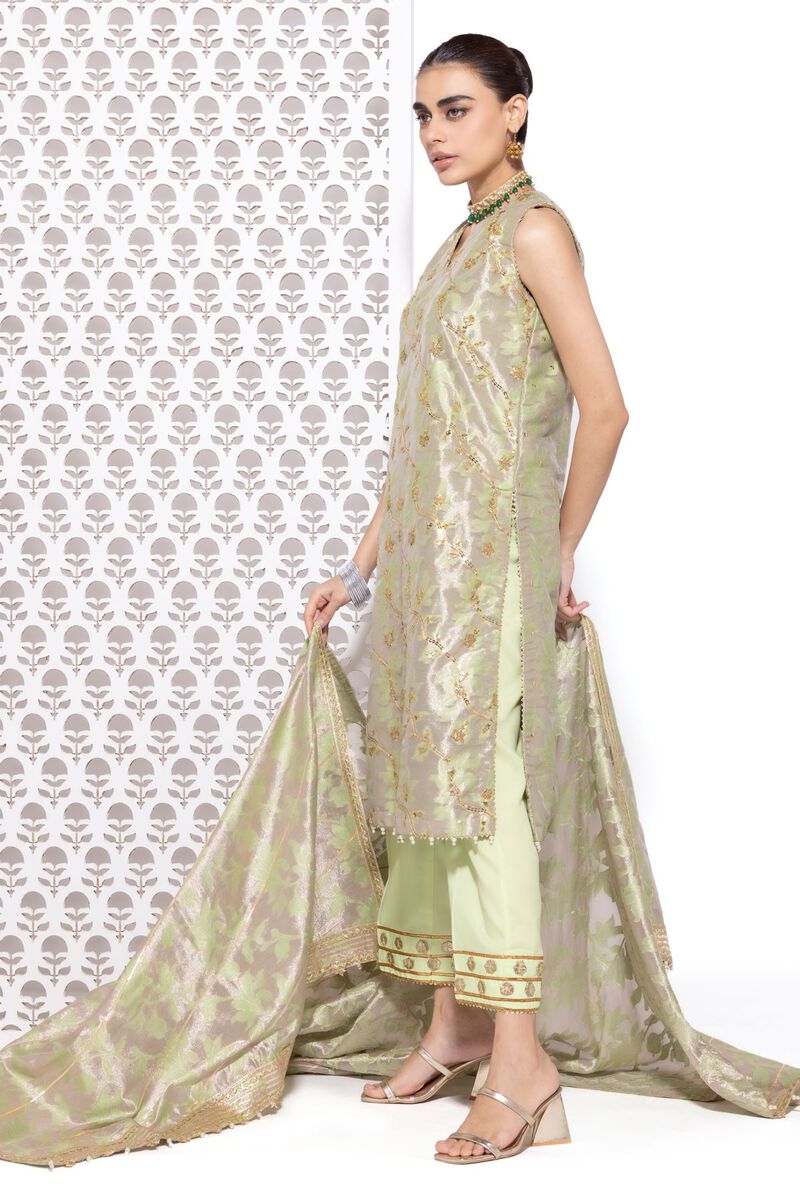 https://uae.khaadi.com/dw/image/v2/BJTG_PRD/on/demandware.static/-/Sites-khaadi-master-catalog/default/dw0cd612a9/images/hi-res/esb24195_green_1.jpg?sw=800&sh=1200