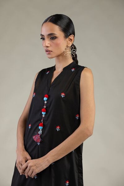 Embroidered | Cambric | Black Sleeveless Kurta | AED 150.00