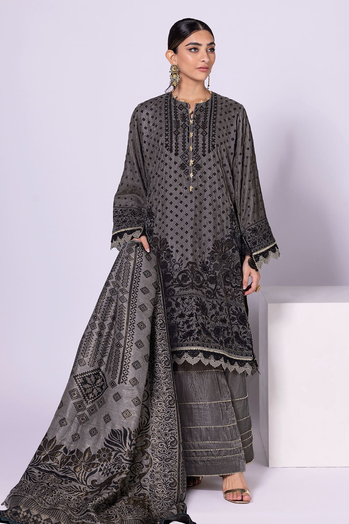 Khaadi hotsell velvet dresses