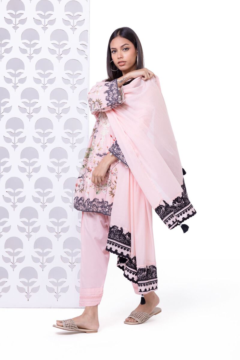 https://uae.khaadi.com/dw/image/v2/BJTG_PRD/on/demandware.static/-/Sites-khaadi-master-catalog/default/dw10174eee/images/hi-res/eeb245136b_l-pink_1.jpg?sw=800&sh=1200