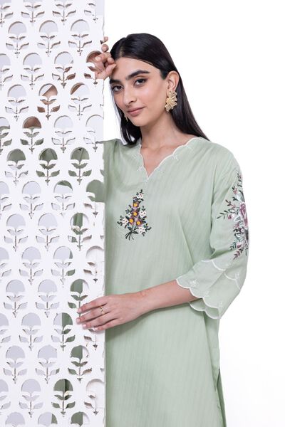  | Kurta | Embroidered | AED 140.00