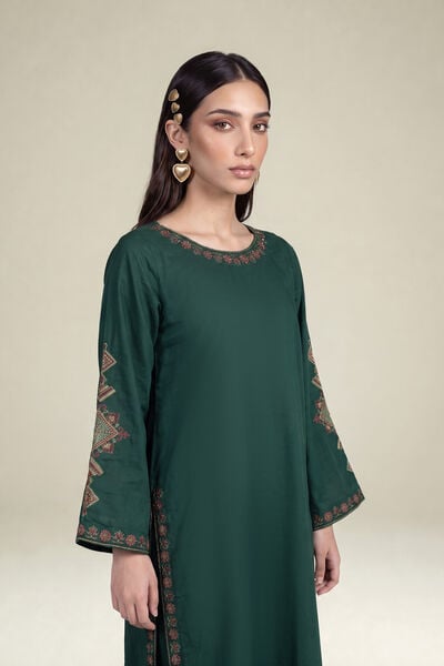 Embroidered | Cambric | Green Cambric Kurta | AED 180.00
