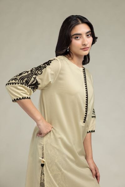 Embroidered | Cambric | Beige Round-Neck Kurta | AED 200.00