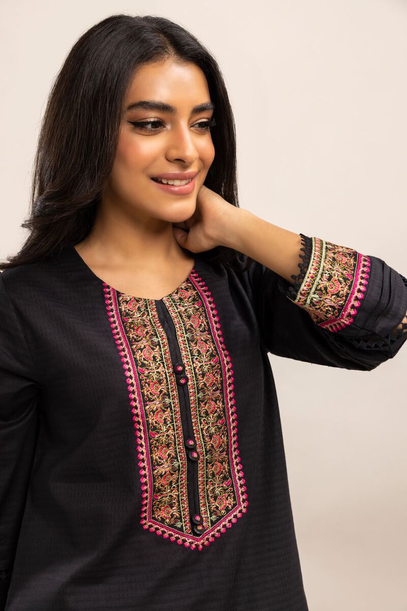  | Kurta | Embroidered | null