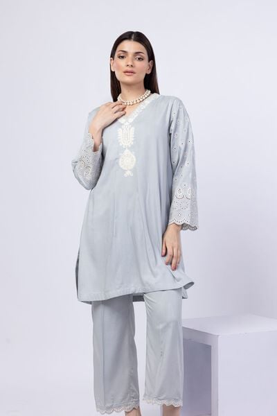 Embroidered | Crosshatch Raw Silk | Kurta | AED 90.00
