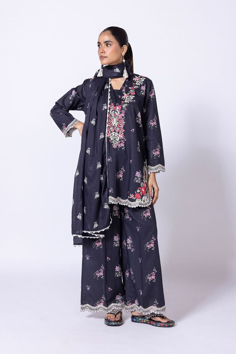 https://uae.khaadi.com/dw/image/v2/BJTG_PRD/on/demandware.static/-/Sites-khaadi-master-catalog/default/dw24b04b2c/images/hi-res/eeb245153b_black_1.jpg?sw=800&sh=1200