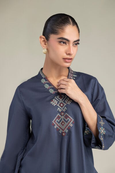 Embroidered | Cambric | V-Neck Navy Kurta | AED 180.00