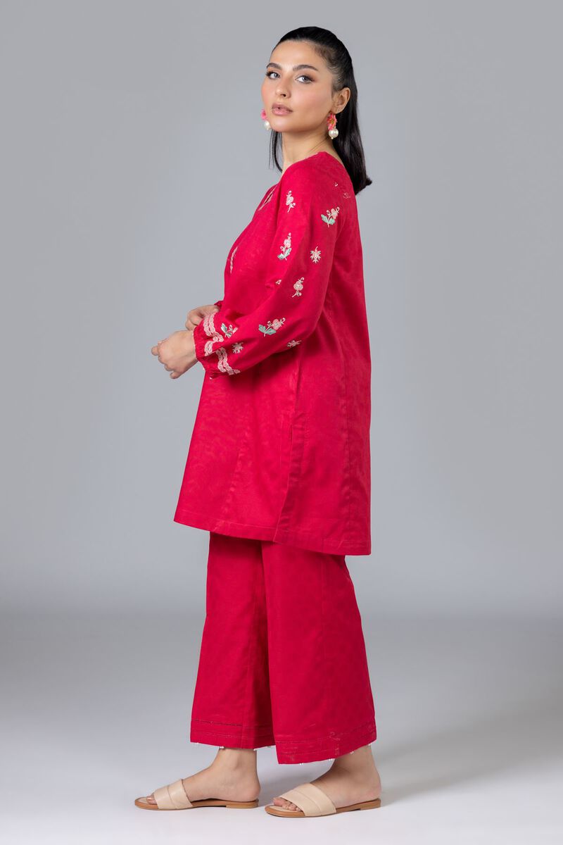 https://uae.khaadi.com/dw/image/v2/BJTG_PRD/on/demandware.static/-/Sites-khaadi-master-catalog/default/dw33a0c183/images/hi-res/eeb24364_red_1.jpg?sw=800&sh=1200