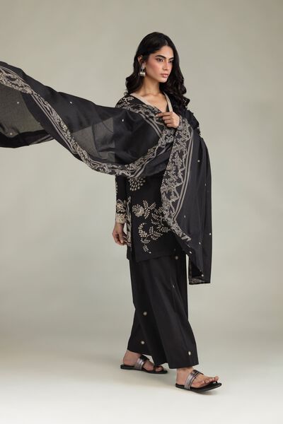 Embroidered | Lawn | Black Lawn Dupatta | AED 80.00