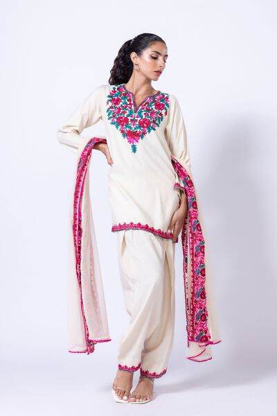  | Kurta | Embroidered | AED 200.00