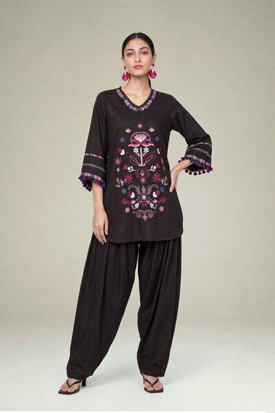 Embroidered | Cambric | Black Solid Pants | AED 130.00