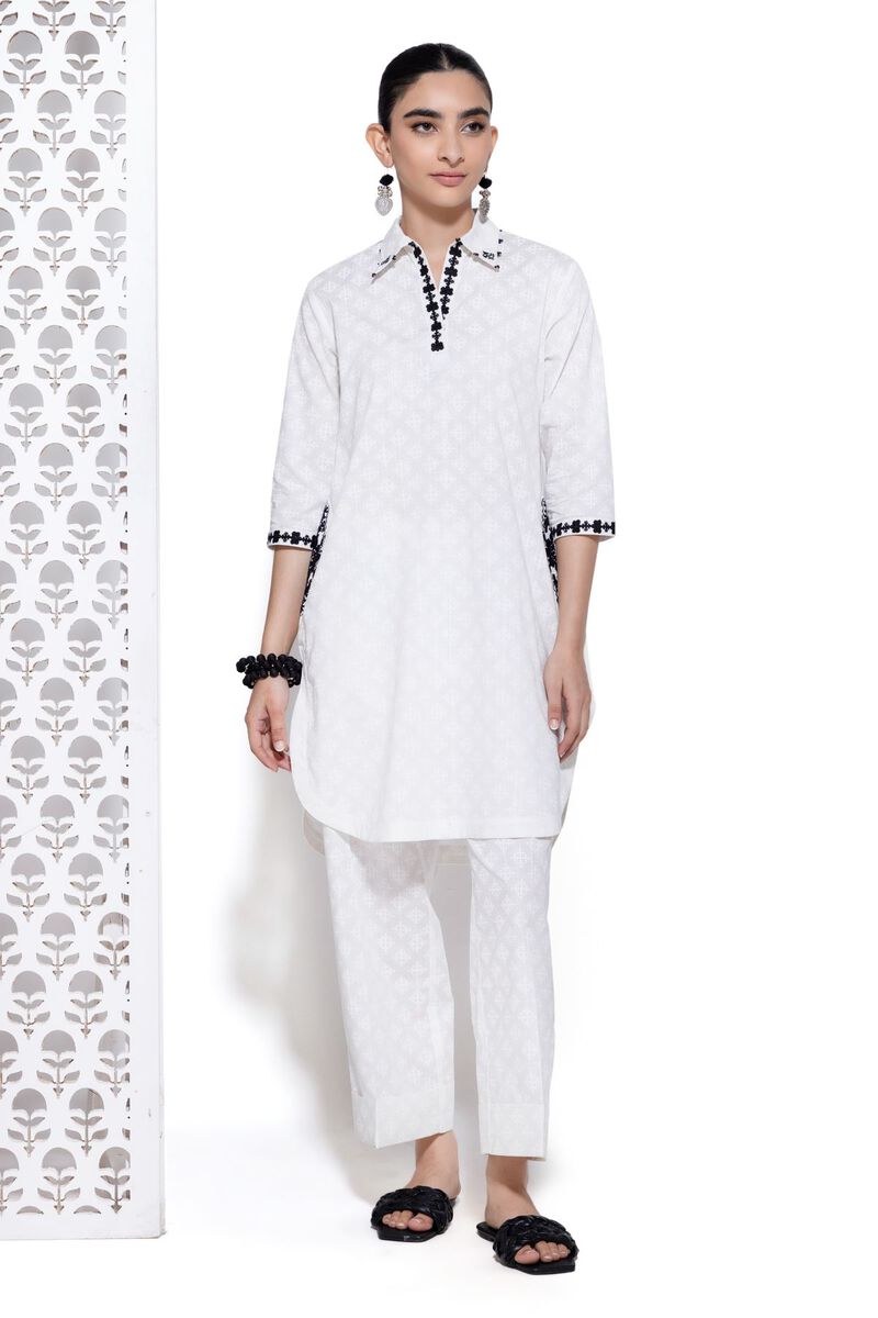 https://uae.khaadi.com/dw/image/v2/BJTG_PRD/on/demandware.static/-/Sites-khaadi-master-catalog/default/dw393b401c/images/hi-res/eet24557a_off-white_1.jpg?sw=800&sh=1200