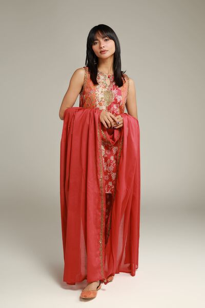 Embroidered | Cambric | Sleeveless Cambric Kurta | AED 130.00