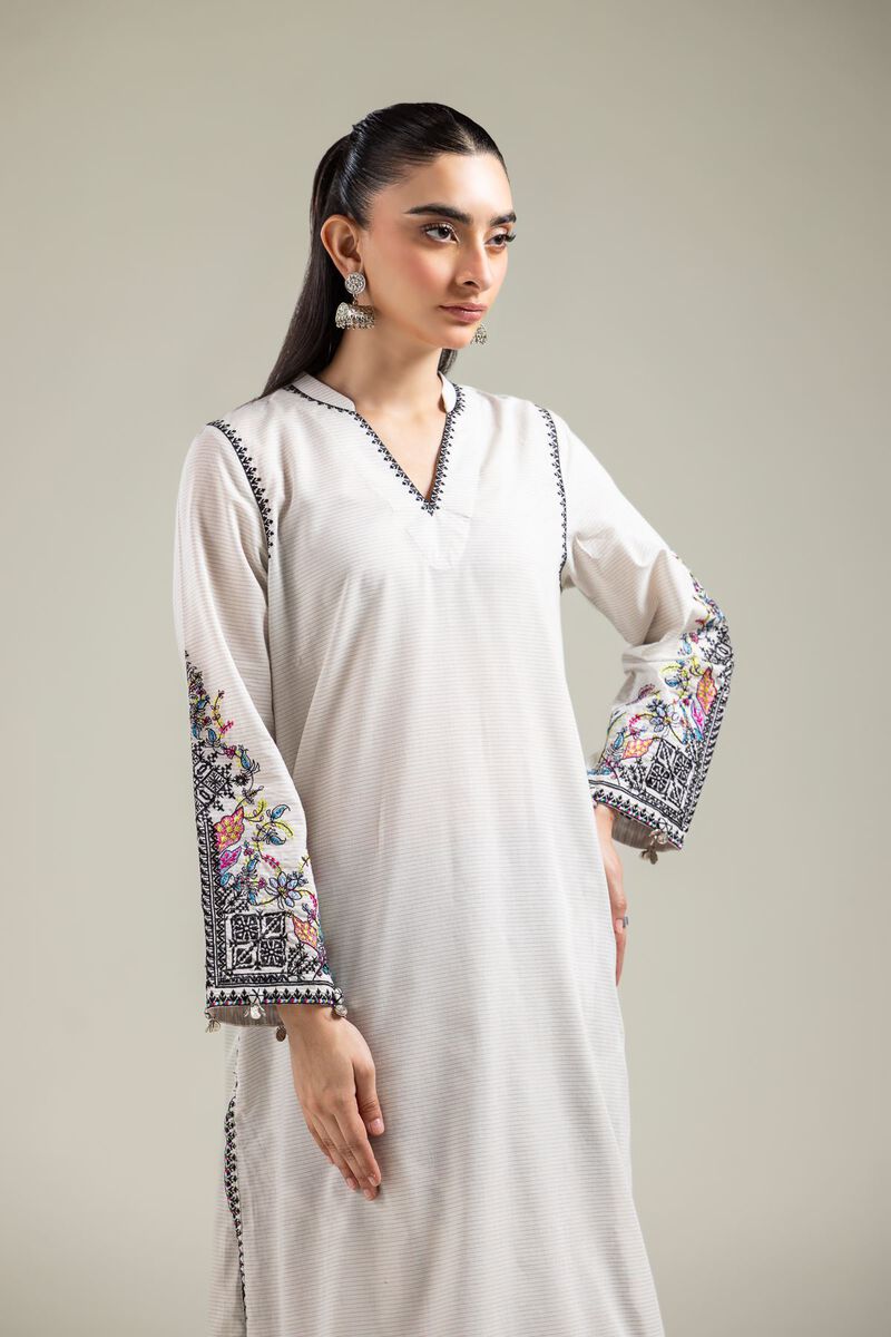 Embroidered | Mesuri | Off-White Longline Kurta | AED 180.00