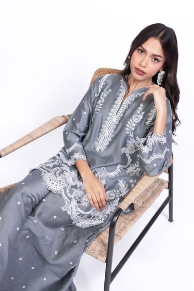 Embroidered | Raw Silk | Kurta | AED 180.00