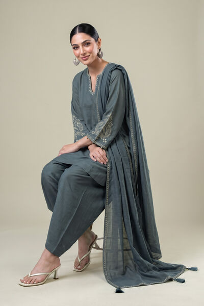 Embroidered | Light Khaddar | Short Embroidered Kurta | AED 200.00