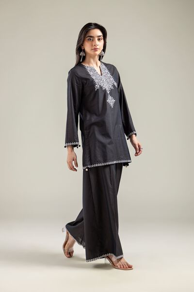 Embroidered | Mesuri | Black Mesuri Pants | AED 80.00