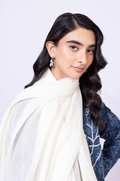 Dyed | Acrylic | Shawl | AED 60.00