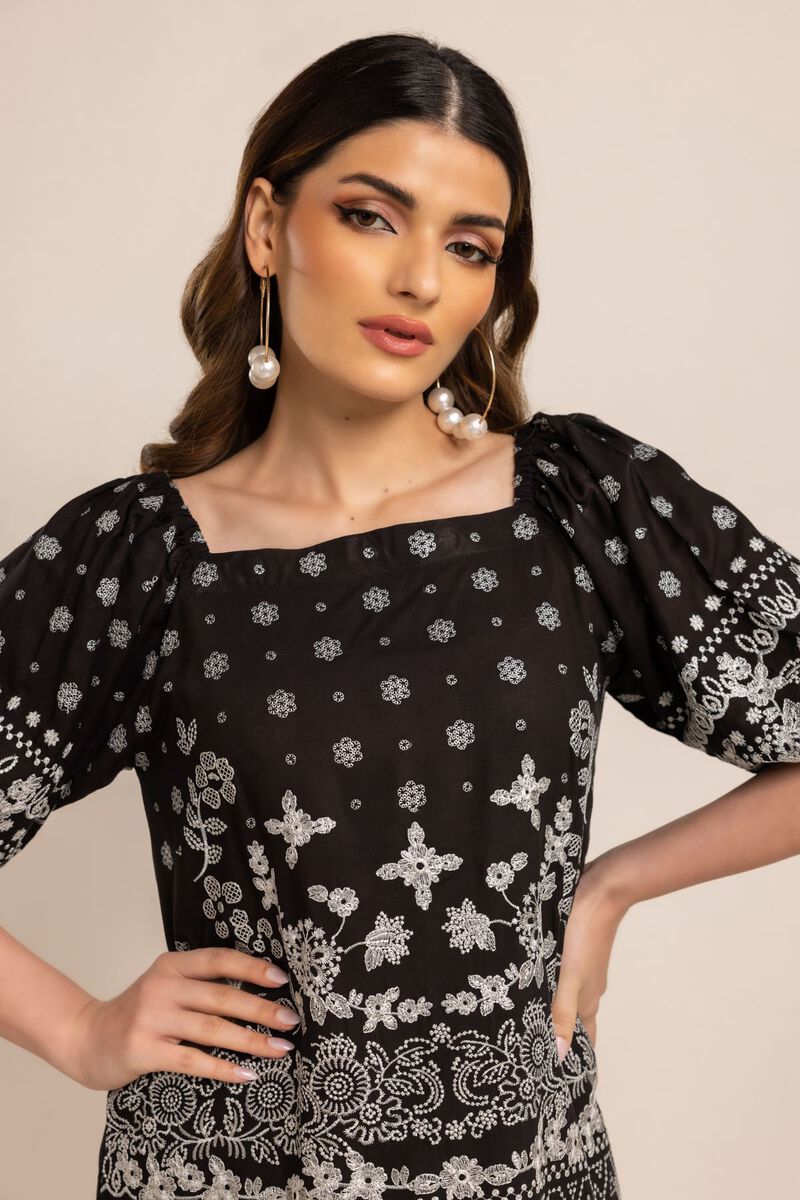  | Kurta | Embroidered | null