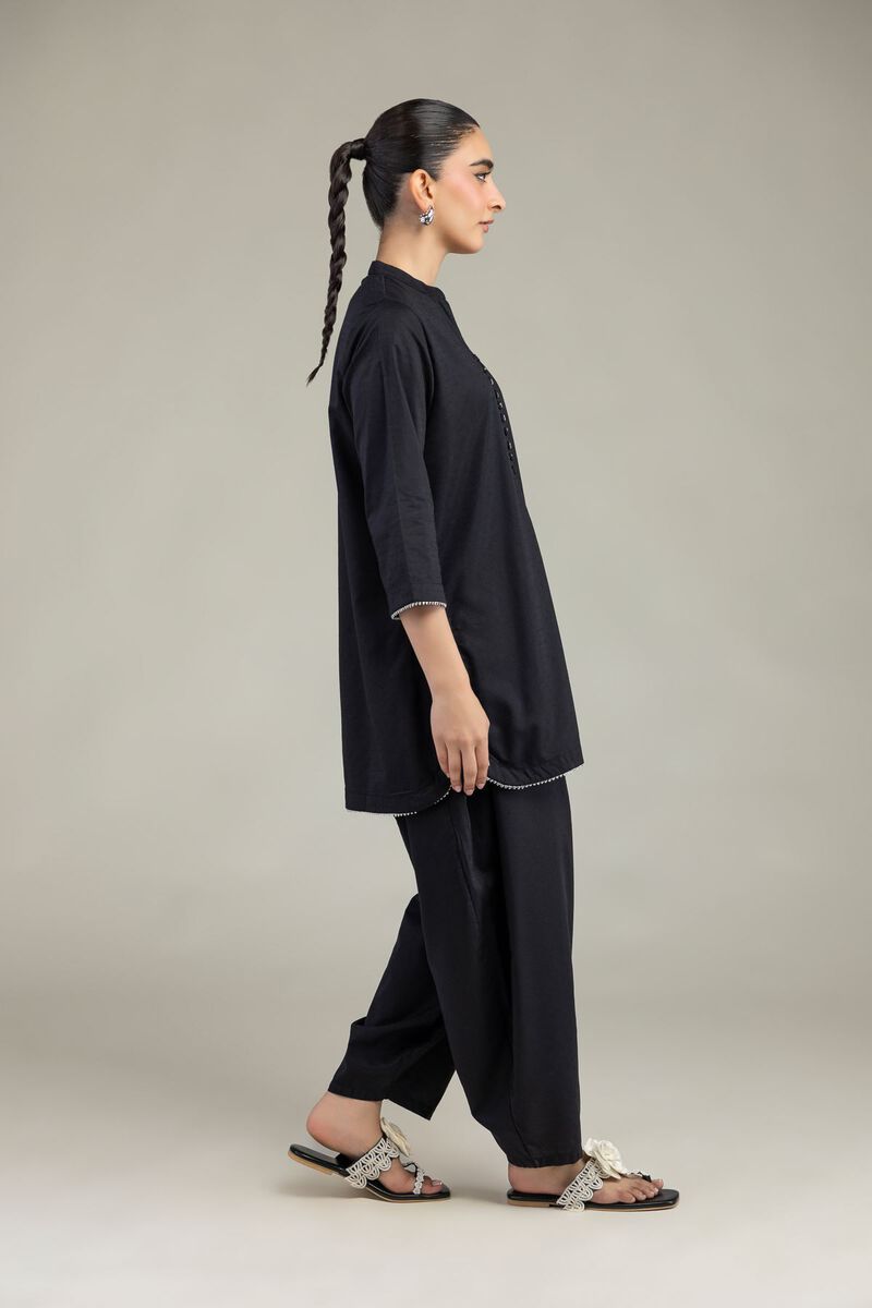 https://uae.khaadi.com/dw/image/v2/BJTG_PRD/on/demandware.static/-/Sites-khaadi-master-catalog/default/dw60aa4819/images/hi-res/8-26-203-b-b1_multi_1.jpg?sw=800&sh=1200