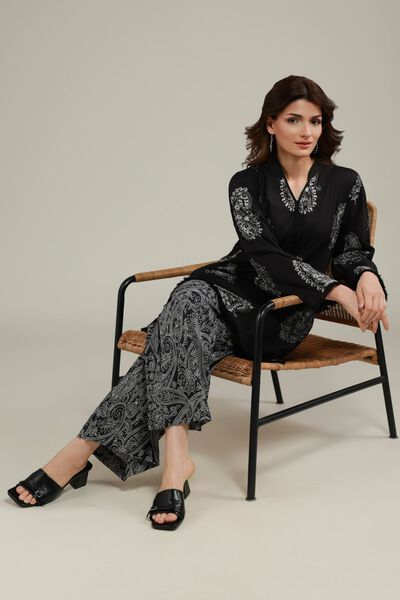 Embroidered | Cotton Crinkle | Kurta | AED 160.00