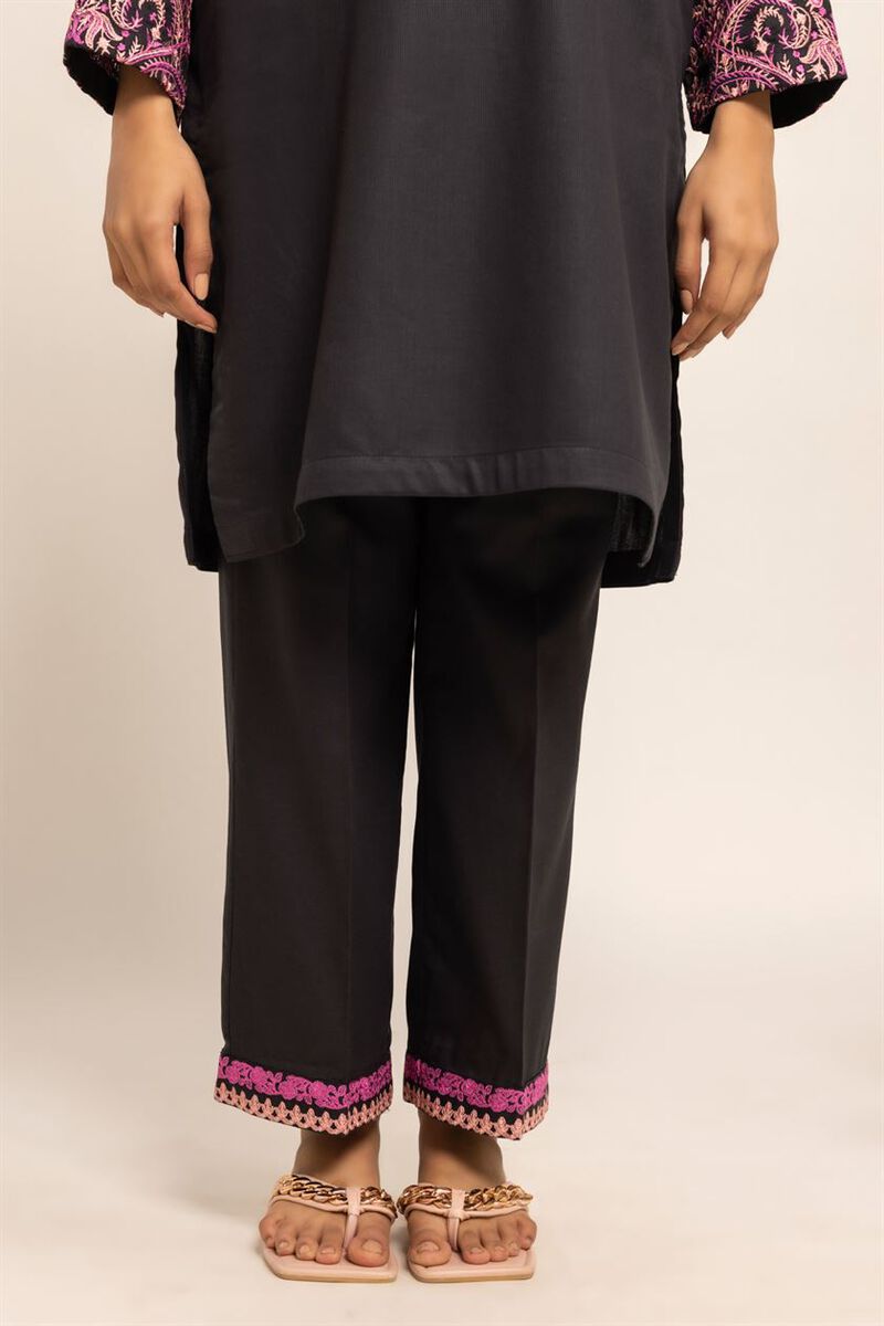  | Pants | Embroidered | null