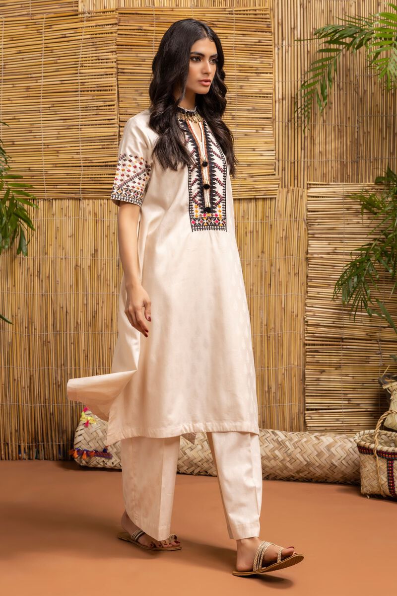 | Kurta | Embroidered | null