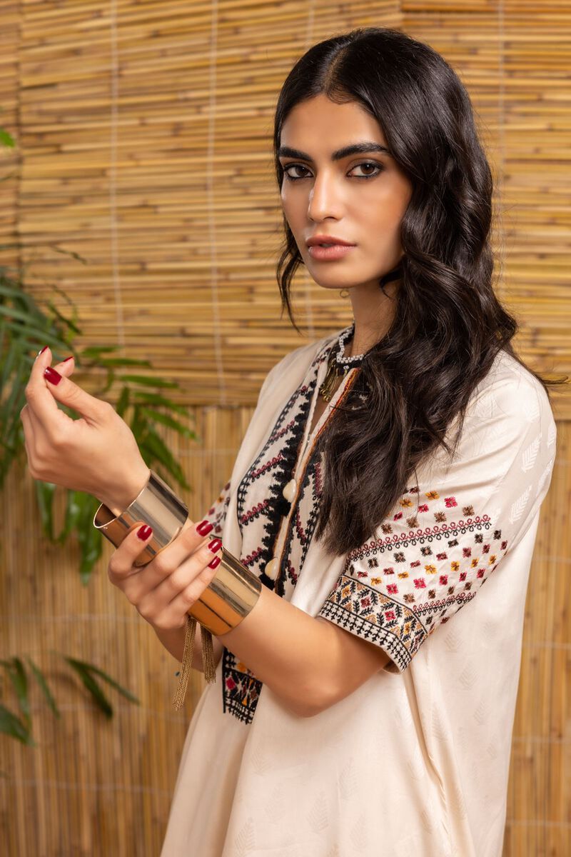  | Kurta | Embroidered | null