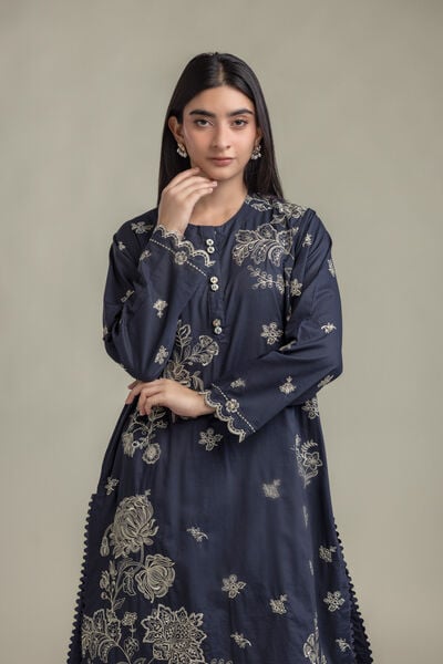 Embroidered | Cambric | Floral Round-Neck Kurta | AED 250.00