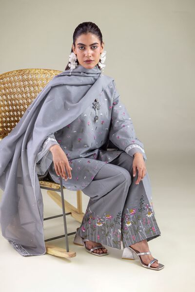 Embroidered | Mesuri | Floral V-Neck Kurta | AED 100.00