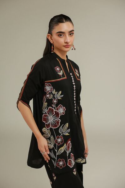 Embroidered | Cambric | Black Cambric Kurta | AED 90.00
