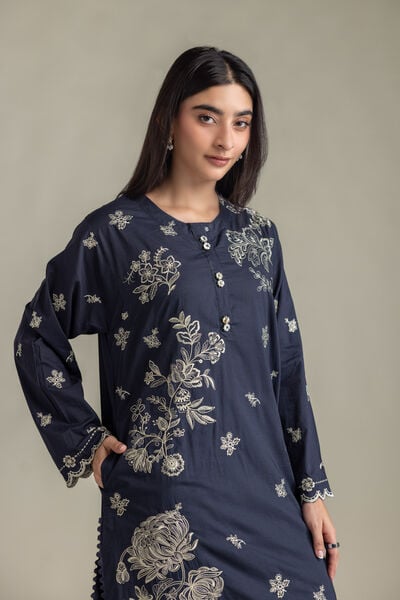 Embroidered | Cambric | Floral Round-Neck Kurta | AED 250.00