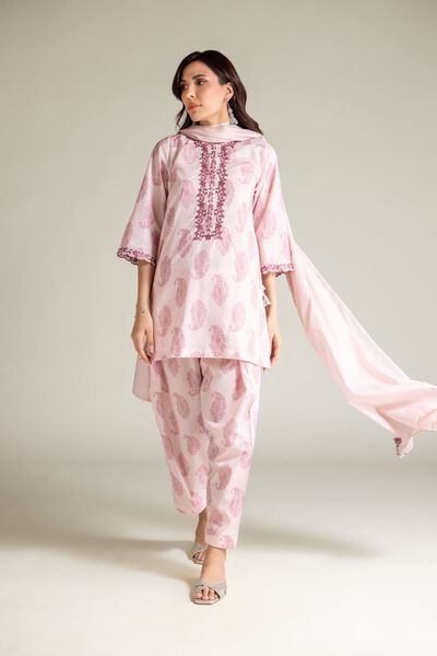 Embroidered | Textured Lawn | Lawn Pink Dupatta | AED 80.00