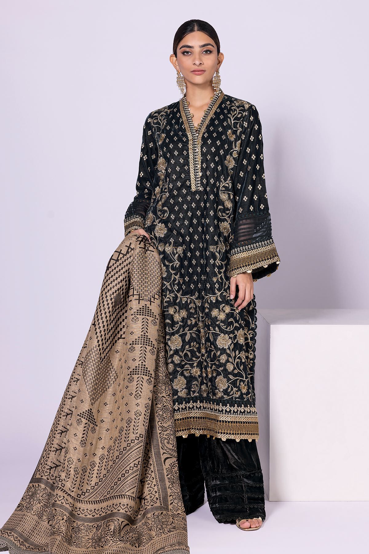Khaadi sales shawls 2019