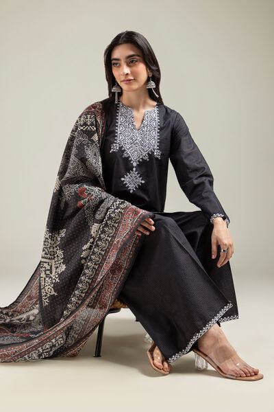 Embroidered | Mesuri | V-Neck Black Kurta | AED 130.00