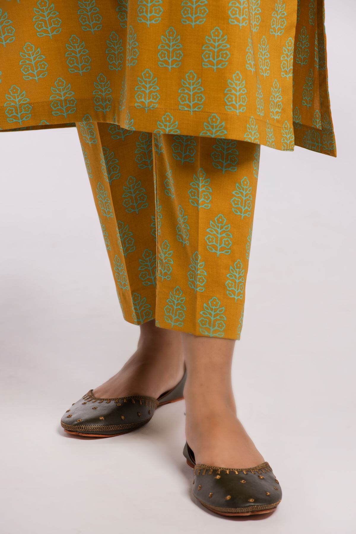 Buy Pants 13.50 AED 1001748940 Khaadi United Arab Emirates