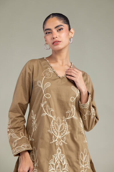 Embroidered | Cambric | V-neck Cambric Kurta | AED 200.00