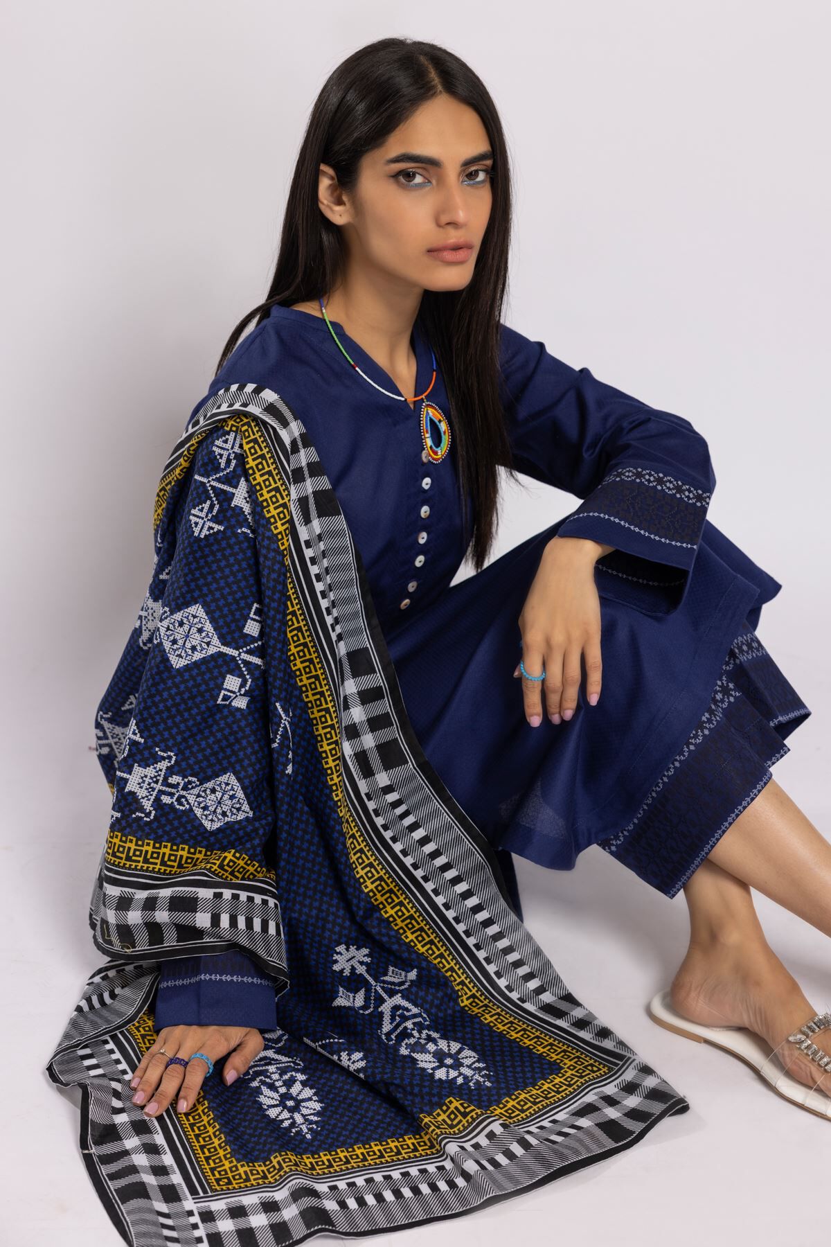Khaadi scarves 2025