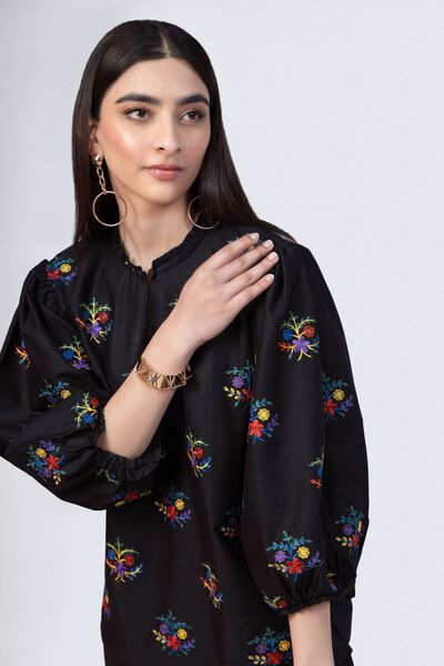  | Blouse | Embroidered | AED 42.00