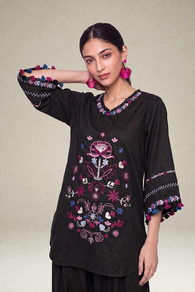 Embroidered | Cambric | Floral Black Kurta | AED 200.00