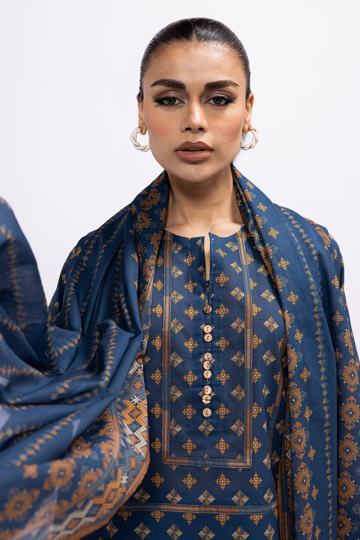 Khaadi lawn outlet 3 piece suit