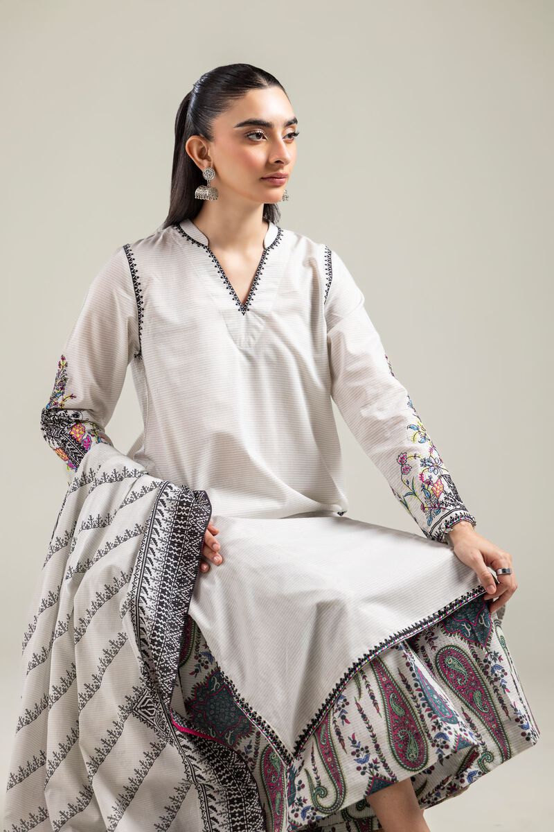 https://uae.khaadi.com/dw/image/v2/BJTG_PRD/on/demandware.static/-/Sites-khaadi-master-catalog/default/dw9e860a3c/images/hi-res/1-26-142-a-b_multi_1.jpg?sw=800&sh=1200