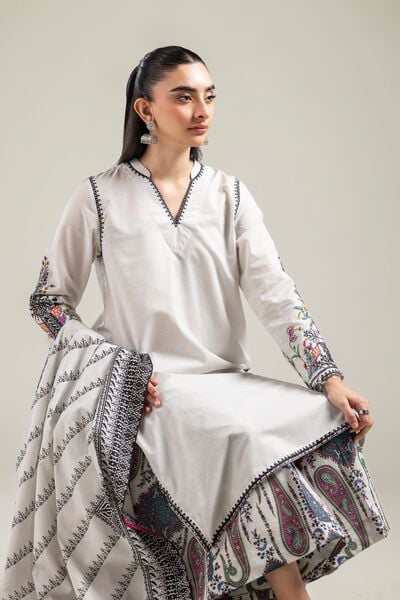 Embroidered | Mesuri | Off-White Longline Kurta | AED 180.00