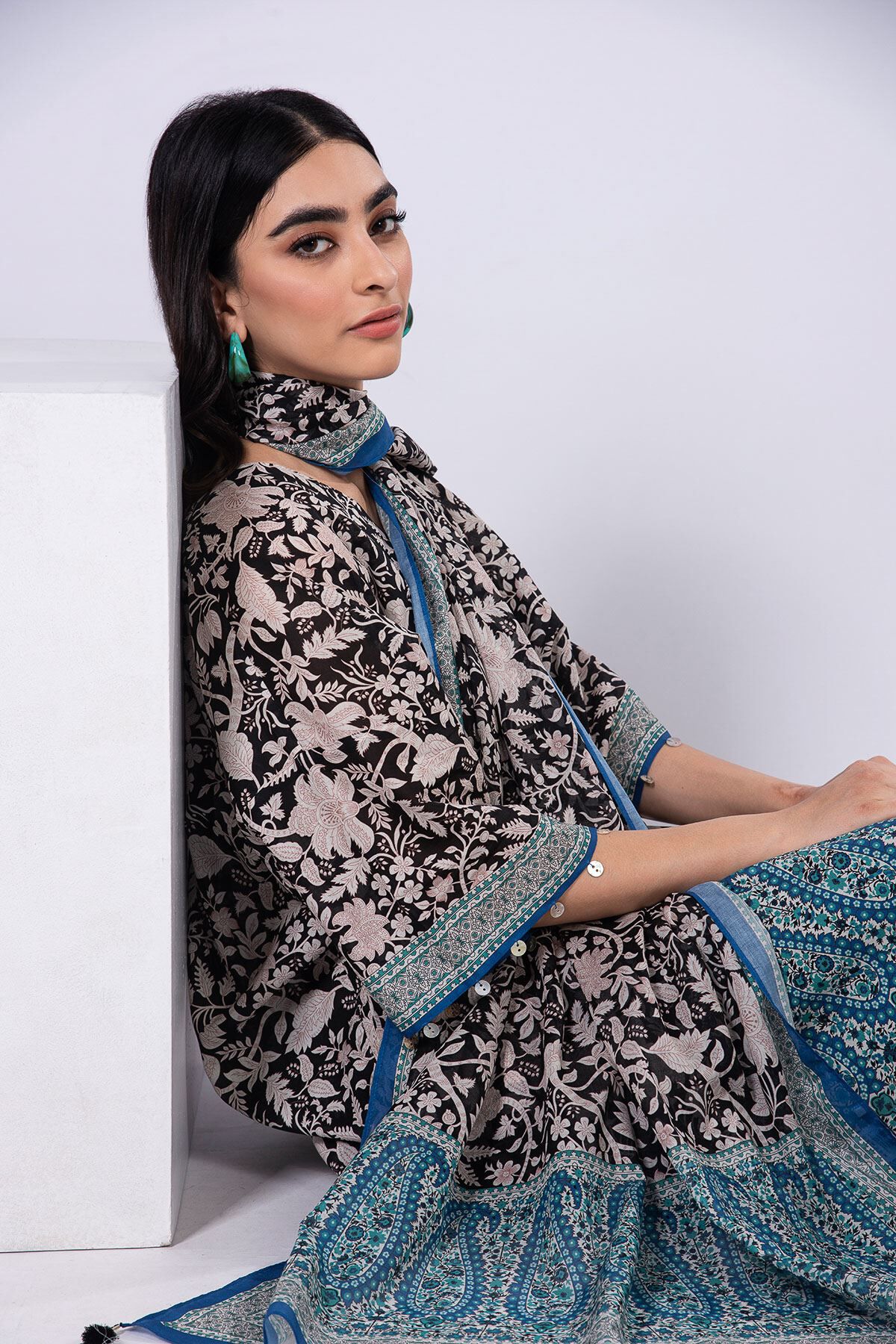 Khaadi lawn 3 piece on sale suit