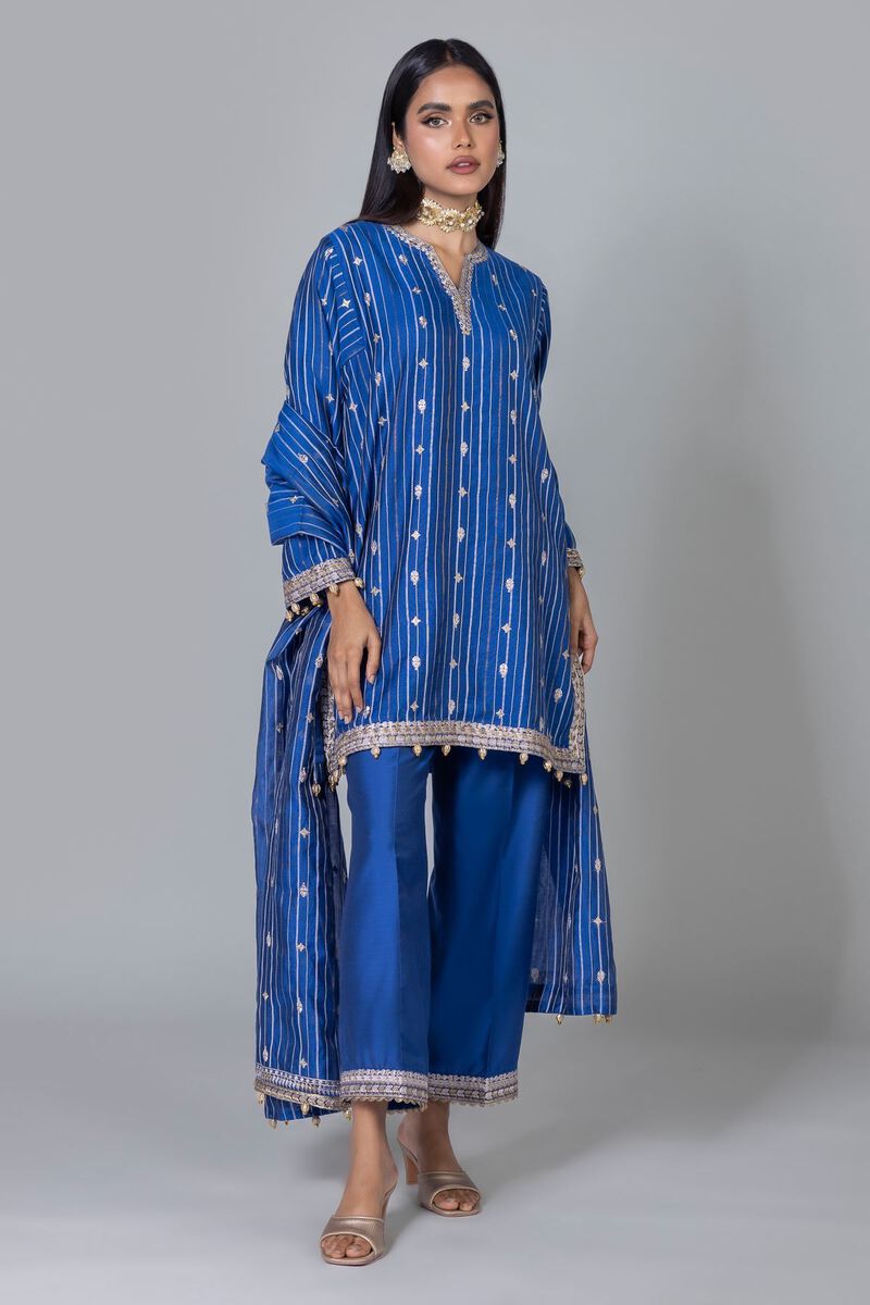 https://uae.khaadi.com/dw/image/v2/BJTG_PRD/on/demandware.static/-/Sites-khaadi-master-catalog/default/dwa3f74e4b/images/hi-res/est24211_blue_1.jpg?sw=800&sh=1200